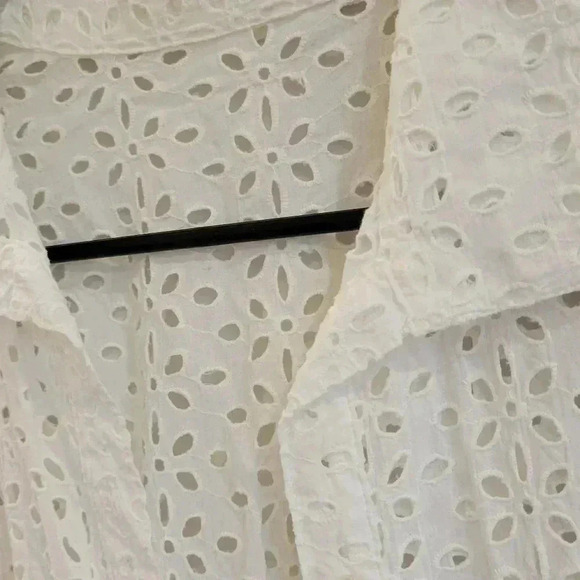 Perfect White  Cut out Patterned Overblouse med - Picture 6 of 7
